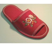 Домашняя обувь женская красный вельвет, вышивка "Белый Цветок" 513153
