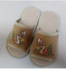 Домашняя обувь детская, вельвет бежевый, вышивка "Улитка" 213003