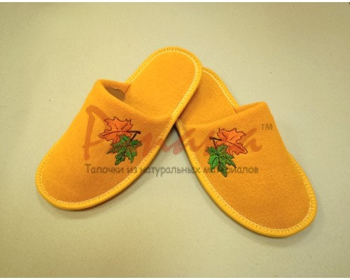 Домашняя обувь женская махра желтая, вышивка Кленовый листочек 503010