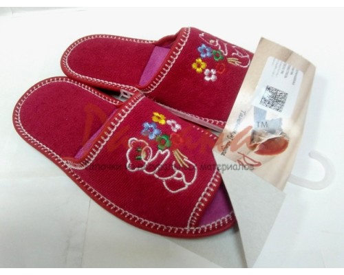 Домашняя обувь женская махра красная, вышивка "Мишка с букетом" 513059