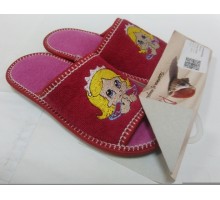  Домашняя обувь детская, махра красная, вышивка "Девочка" 413001